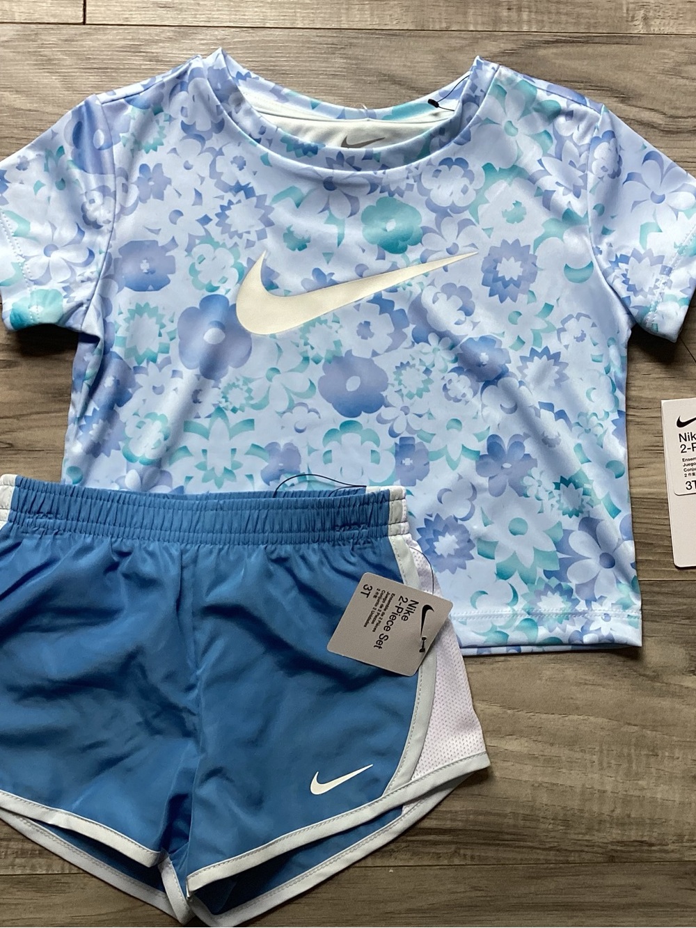 Nike DRIFIT Floral Tee & Shorts set size 3T(NWT) ~PRICE IS FIRM, NO OFFERS~